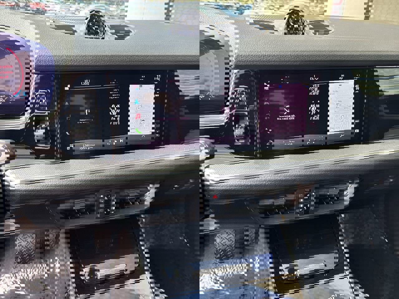 Used 2025 Porsche Cayenne E-Hybrid Coupe image 22