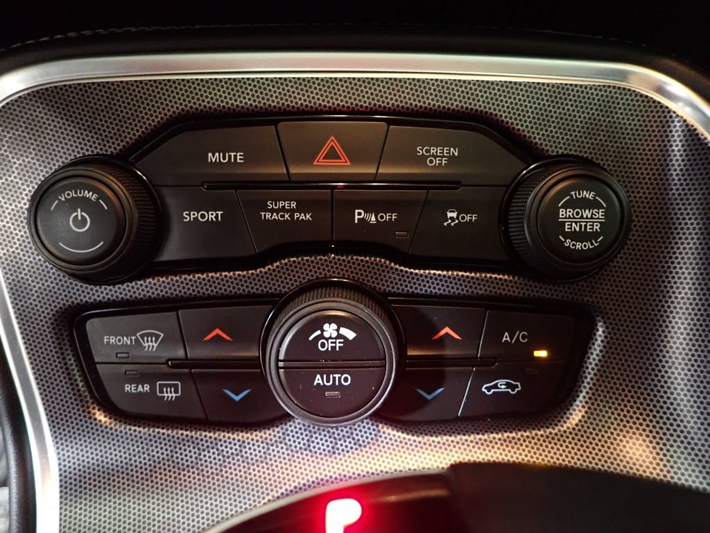 Used 2017 Dodge Challenger R/T Plus RWD image 31