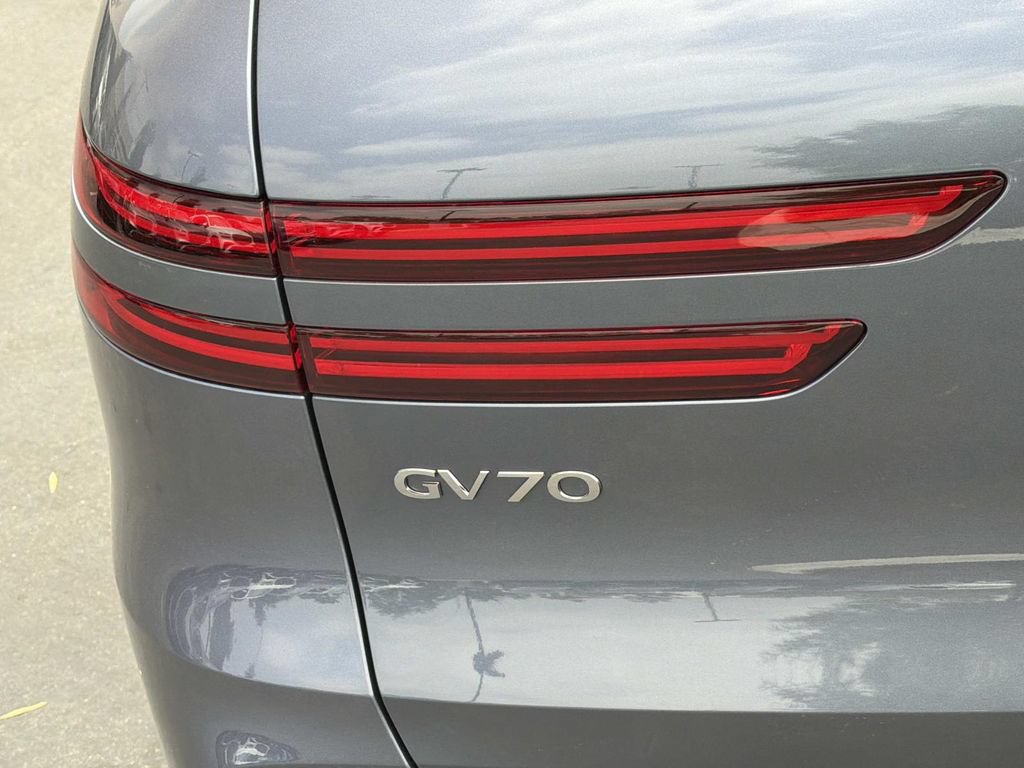 New 2026 Genesis GV70 2.5T Advanced AWD/4WD image 14