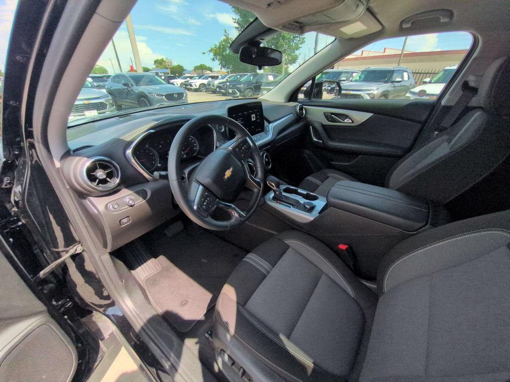 Used 2025 Chevrolet Blazer LT AWD/4WD image 15