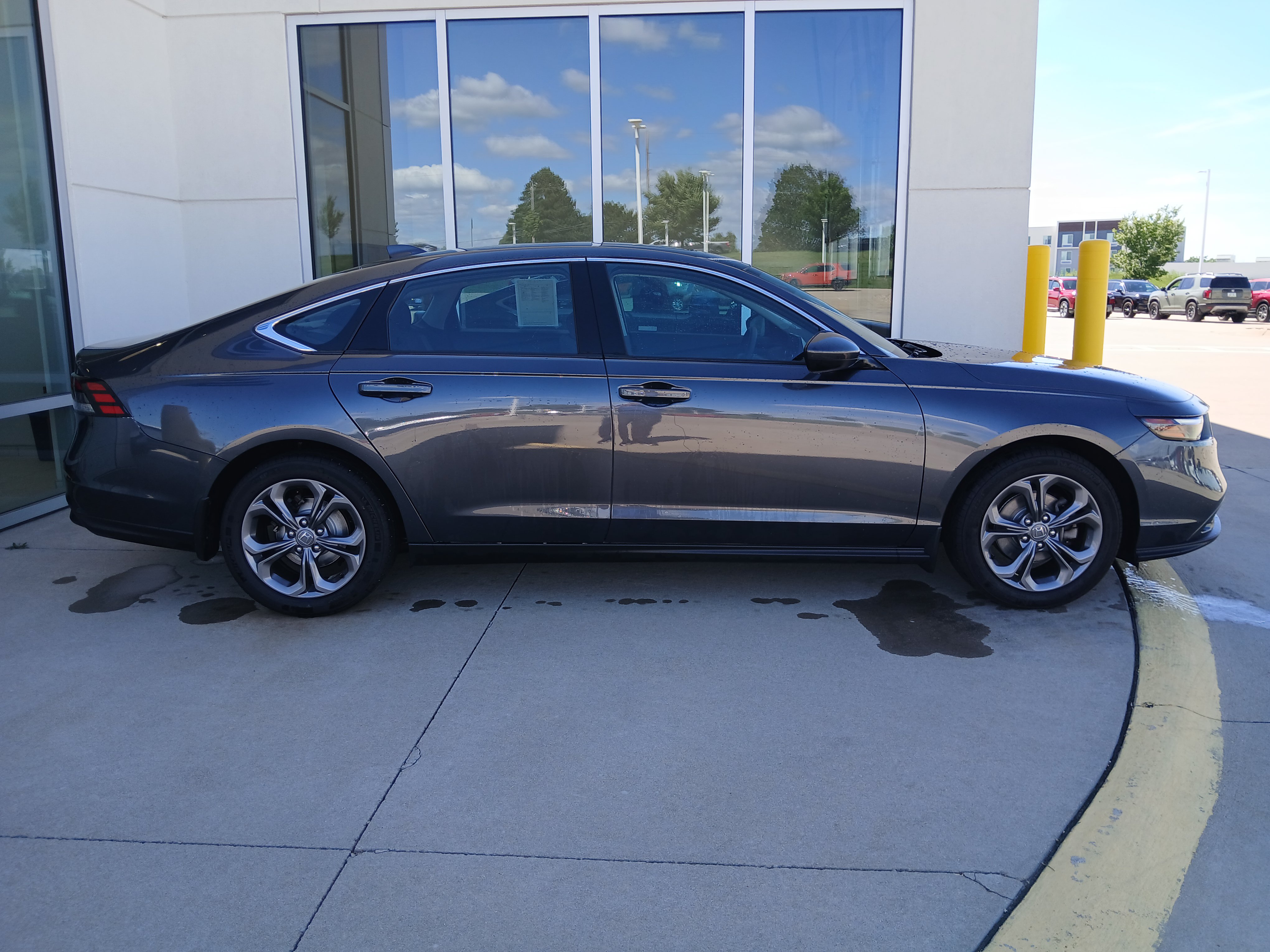 Used 2024 Honda Accord EX image 6