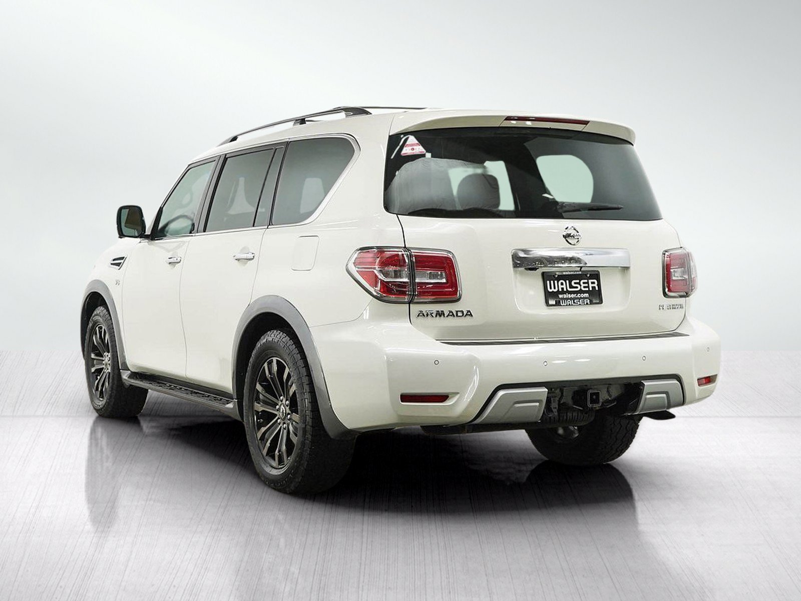 Used 2017 Nissan Armada Platinum AWD/4WD image 3