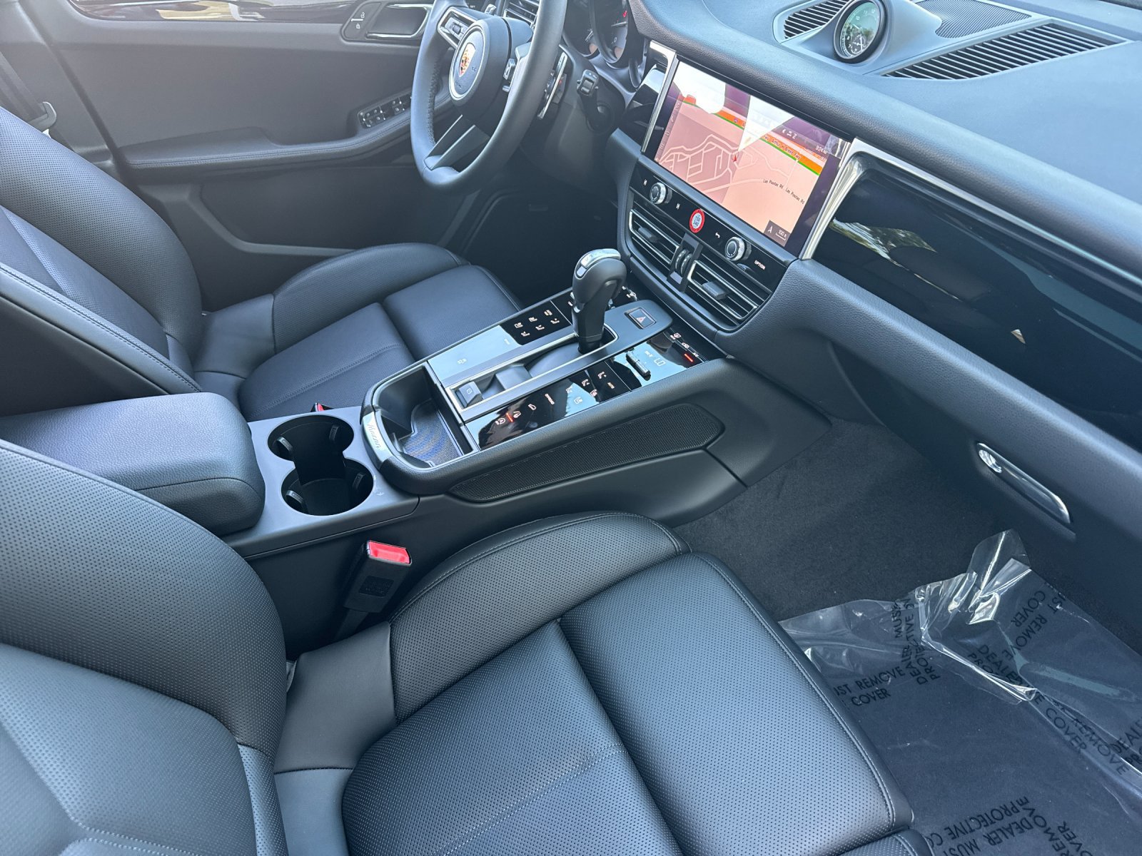New 2026 Porsche Macan AWD/4WD image 16