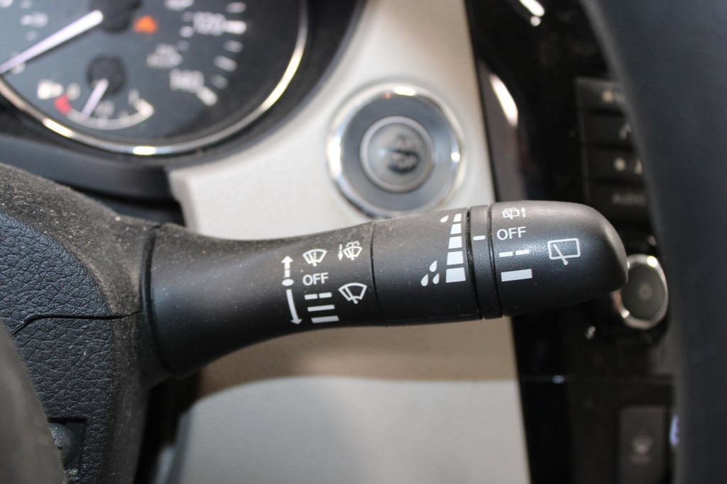 Used 2020 Nissan Rogue Sport SV FWD image 23