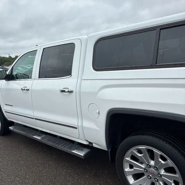 Used 2016 GMC Sierra 1500 SLT w/ Enhanced Driver Alert Package AWD/4WD image 4
