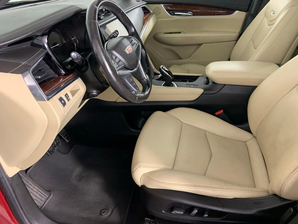 Used 2018 Cadillac XT5 Luxury w/ Driver Awareness Package FWD image 24