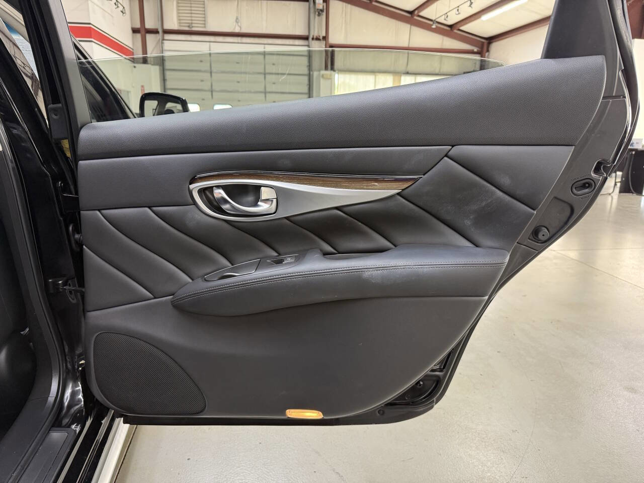 Used 2018 INFINITI Q70 L 3.7 w/ Sensory Package AWD/4WD image 14