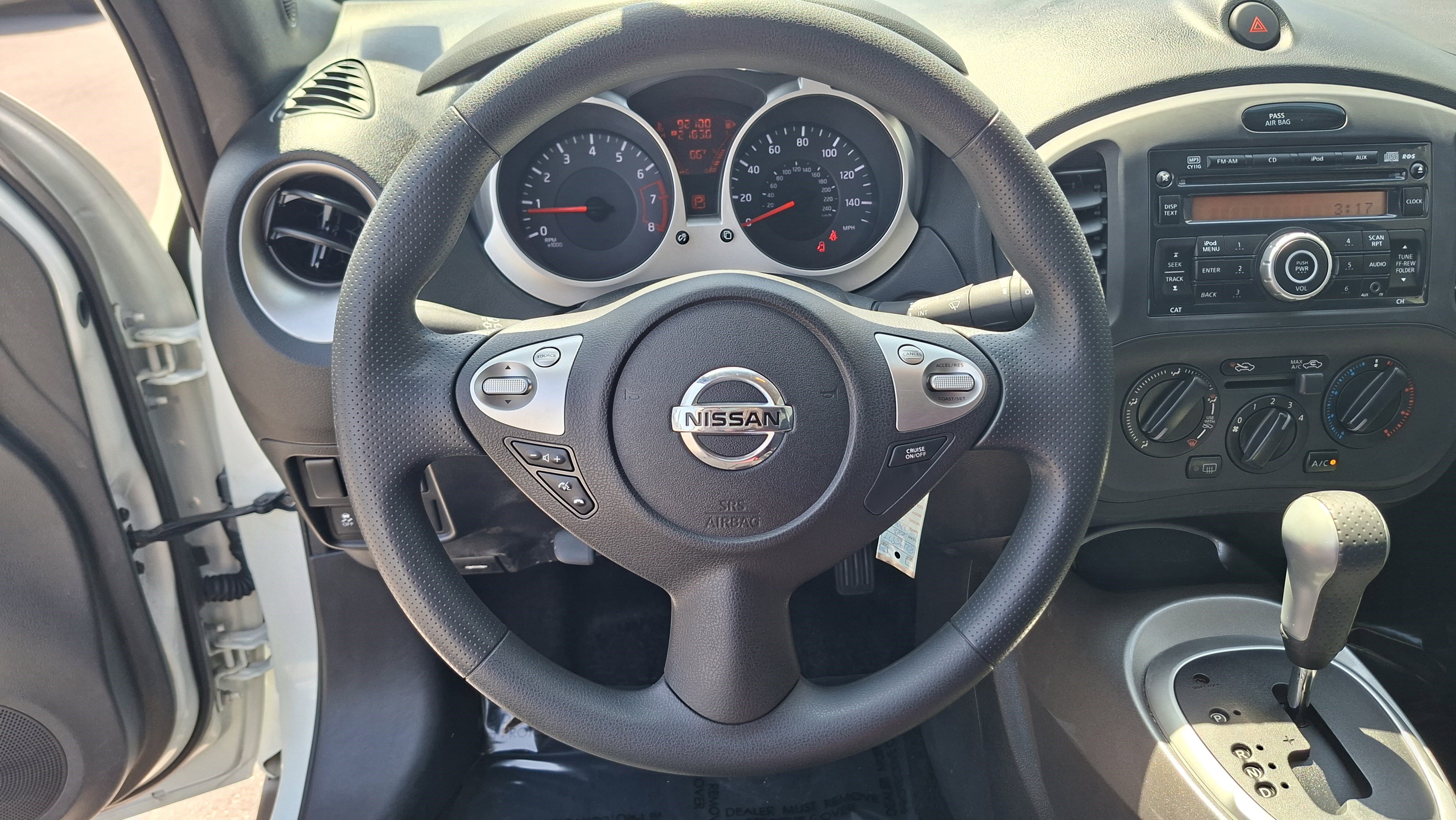 Used 2013 Nissan Juke S FWD image 11