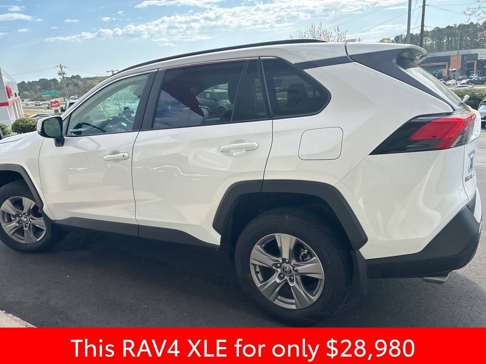 Used 2024 Toyota RAV4 XLE image 5