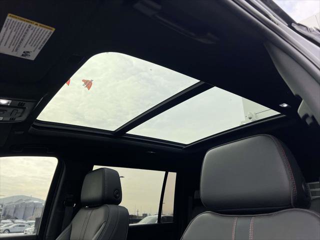 Used 2024 Chevrolet Suburban RST w/ Luxury Package AWD/4WD image 20