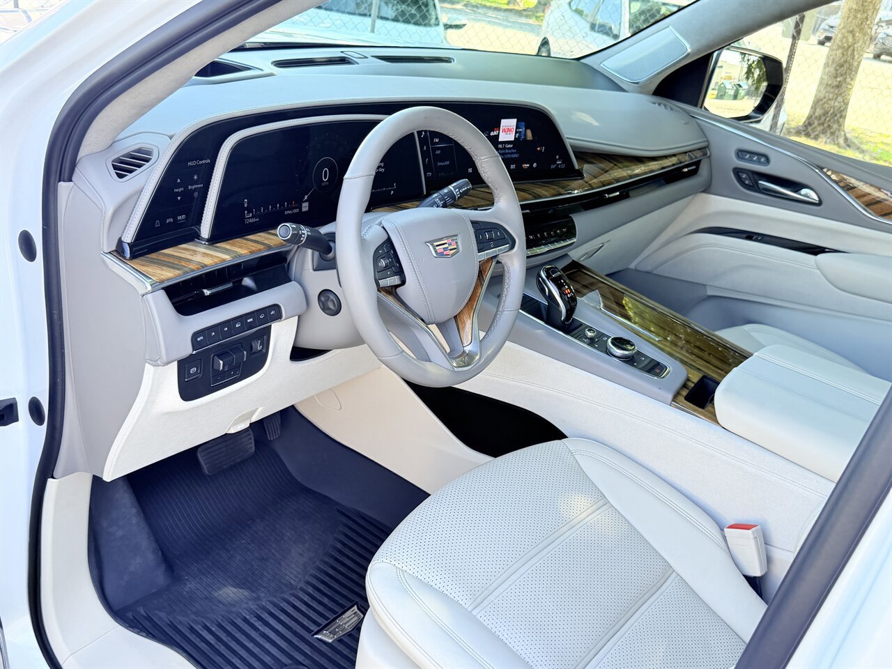 Used 2021 Cadillac Escalade ESV Premium Luxury Platinum AWD/4WD image 7