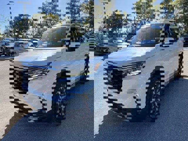 Used 2023 Honda Pilot Touring image 2