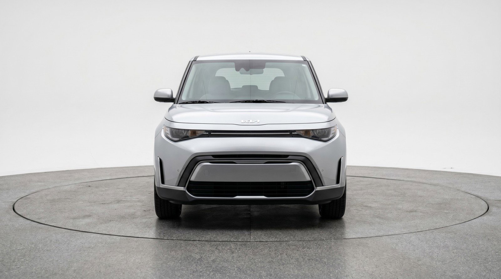 Used 2025 Kia Soul LX w/ LX Technology Package FWD image 2