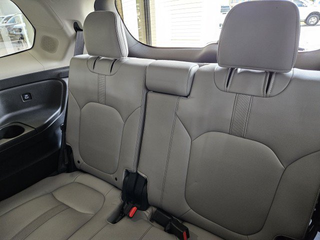 Used 2023 Honda Pilot Touring image 10