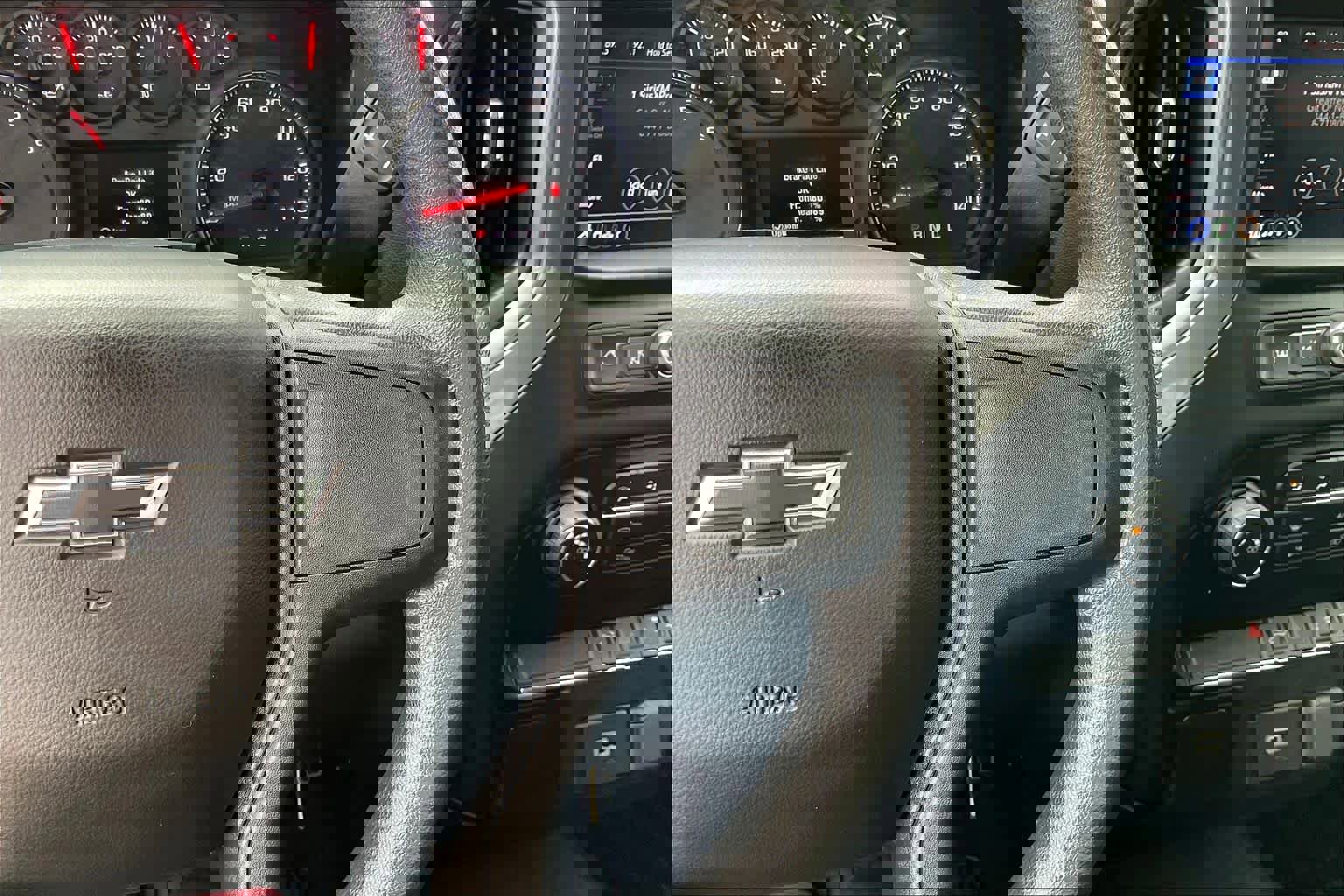 Used 2020 Chevrolet Silverado 1500 Custom w/ Custom Value Package RWD image 18