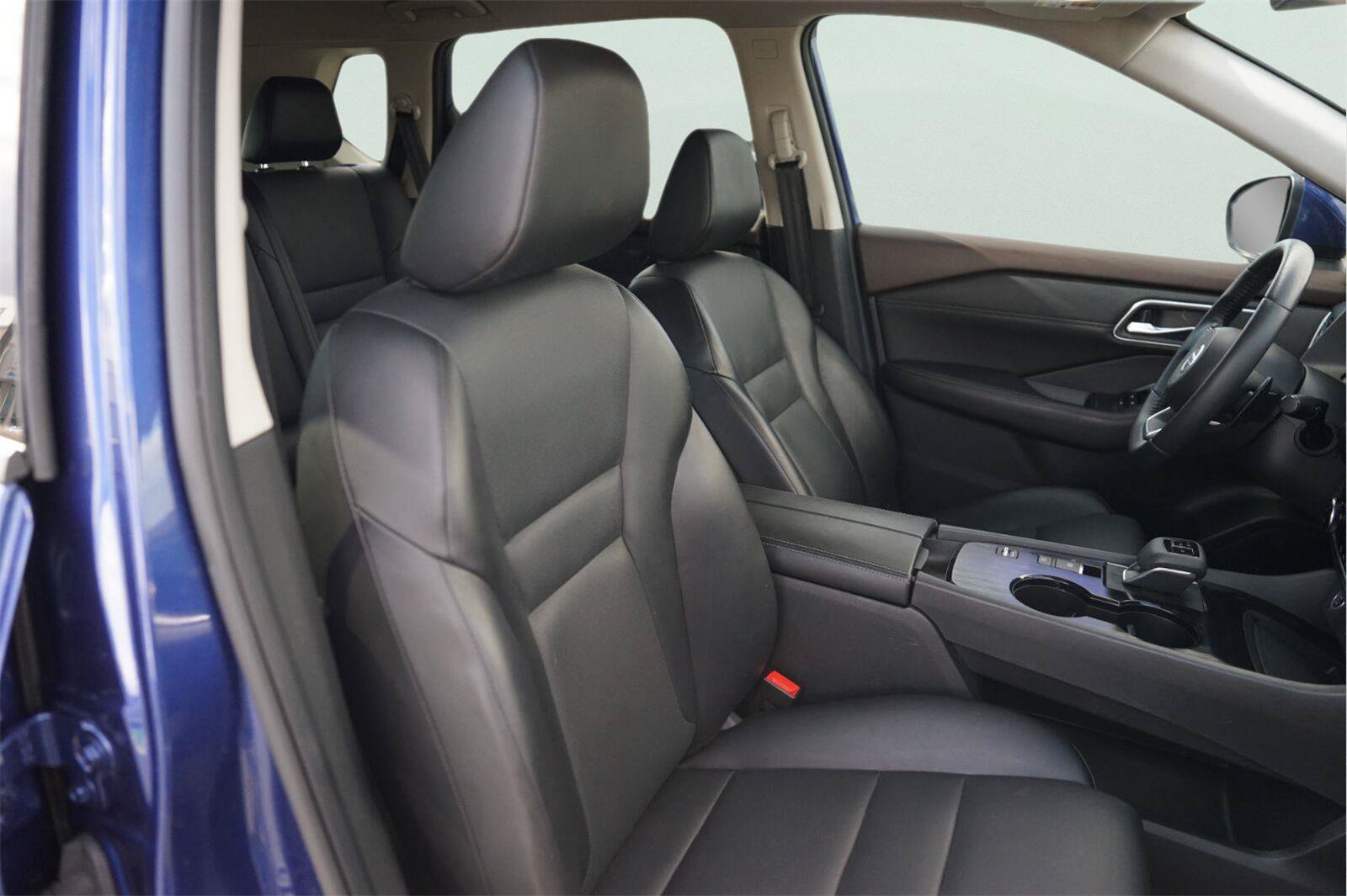 Used 2021 Nissan Rogue SV w/ Premium Package FWD image 20