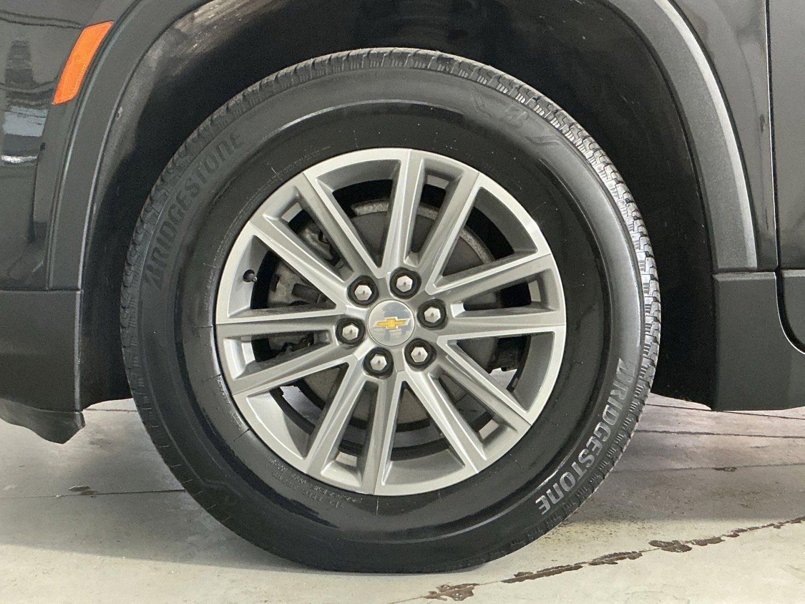 Used 2023 Chevrolet Traverse LT image 13
