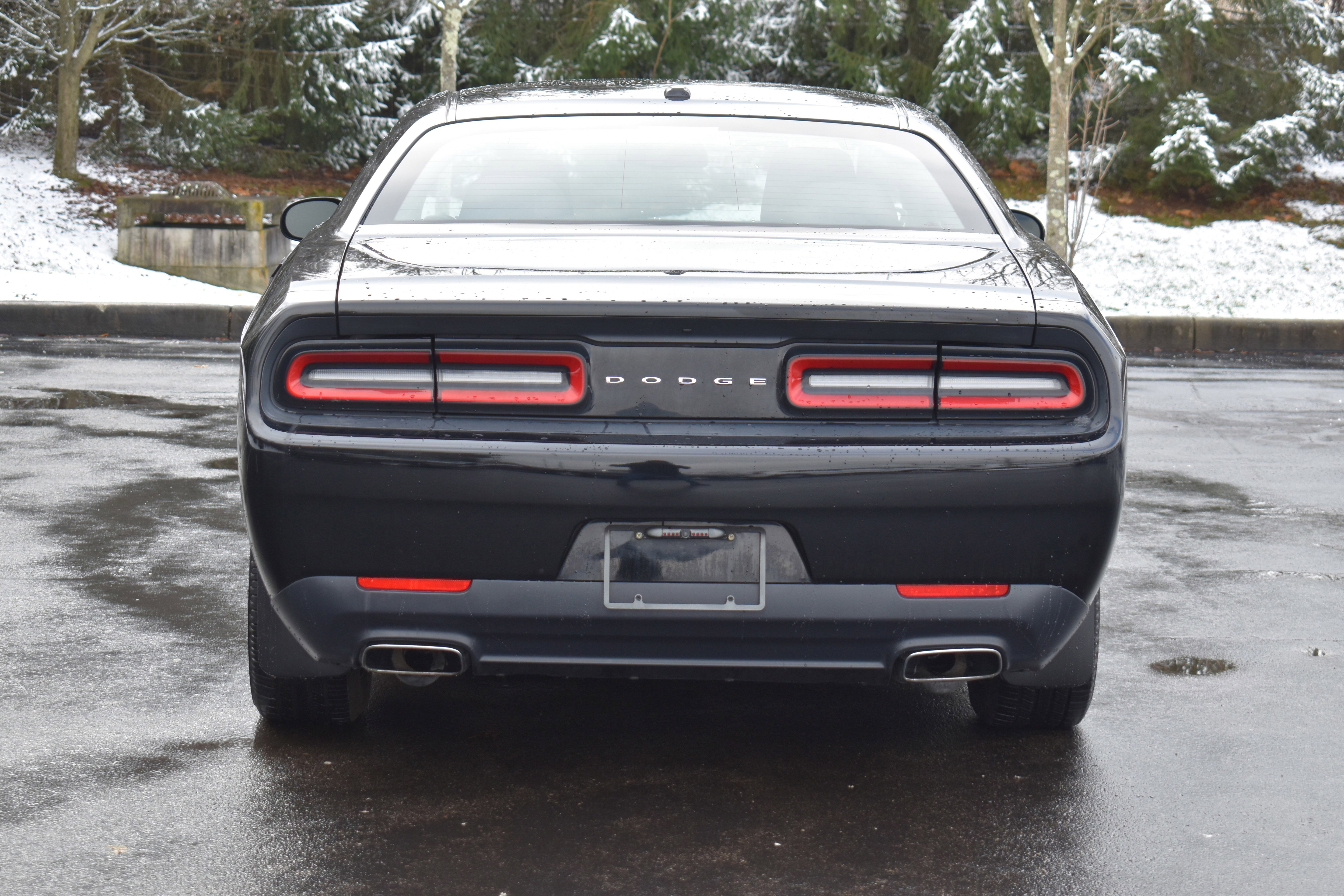 Used 2015 Dodge Challenger SXT image 28