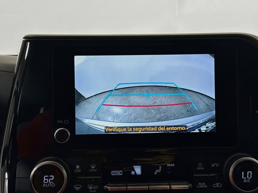 Used 2023 Toyota Highlander LE FWD image 15