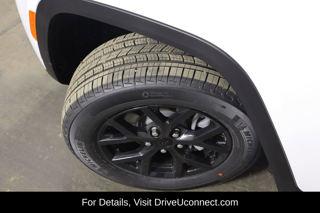 New 2026 Jeep Grand Cherokee Altitude image 45