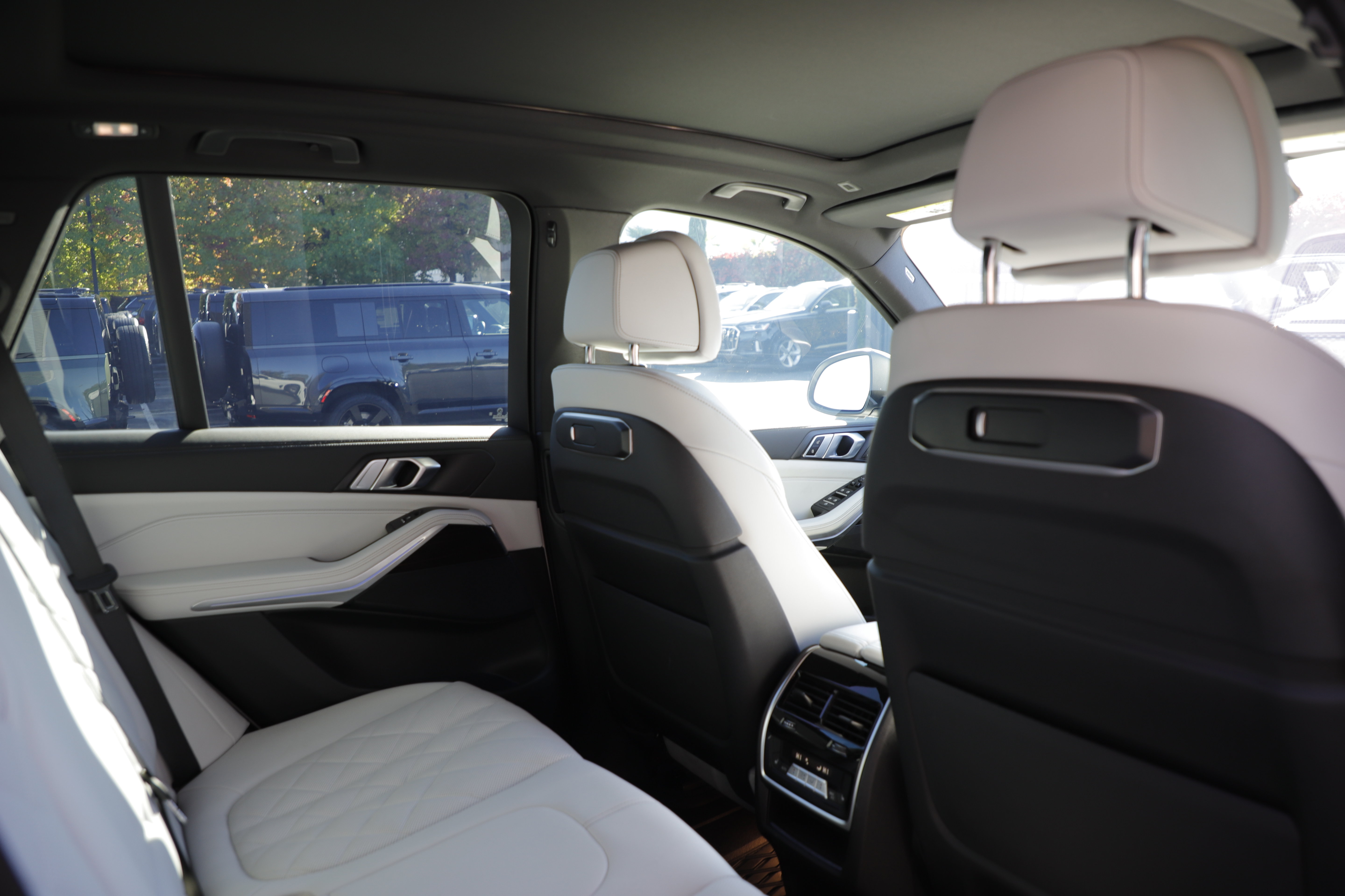 Used 2024 BMW X5 xDrive50e w/ Climate Comfort Package AWD/4WD image 15