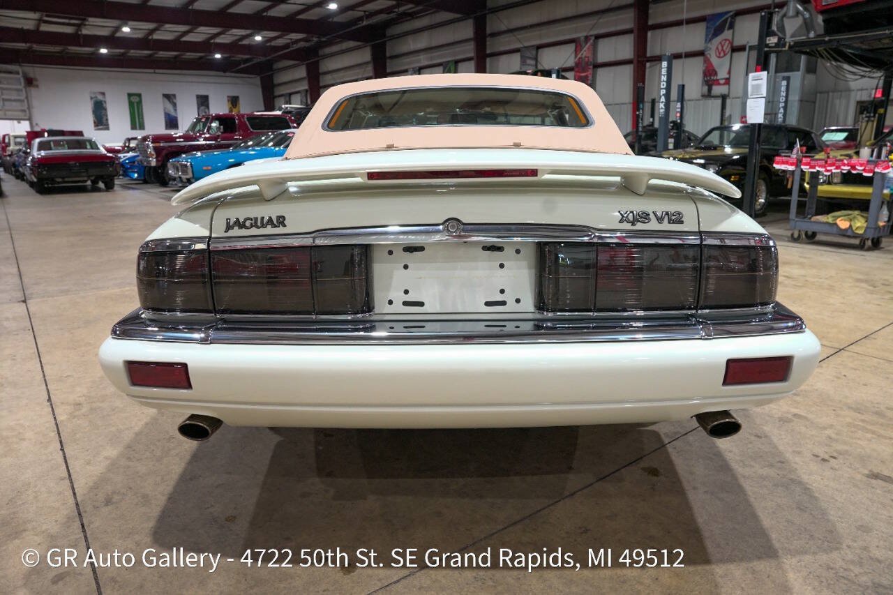 Used 1995 Jaguar XJS V12 Convertible RWD image 23