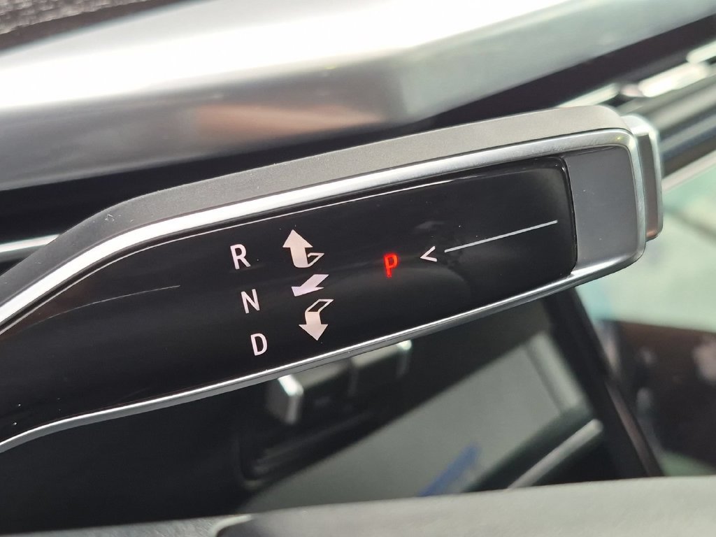 Used 2026 Cadillac Escalade IQ Sport 1 AWD/4WD image 8