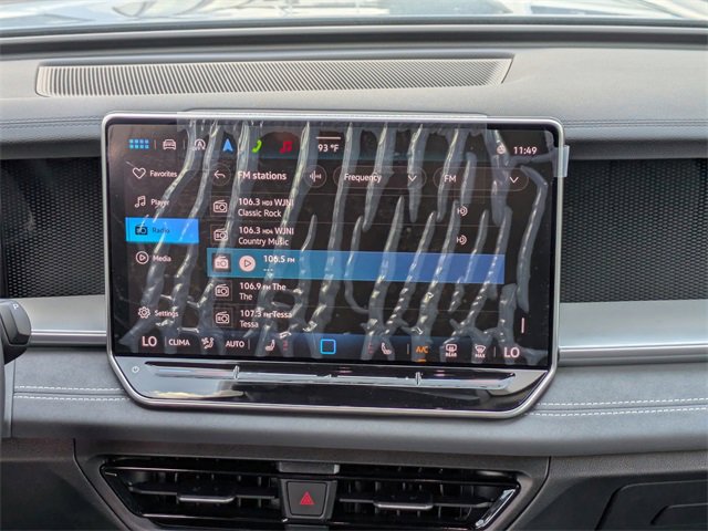 New 2025 Volkswagen Tiguan SE image 18