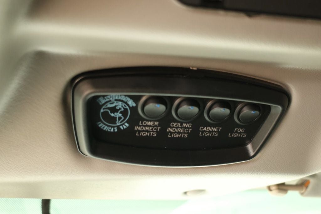 Used 2018 GMC Savana 2500 Extended w/ Enhanced Convenience Package RWD image 18
