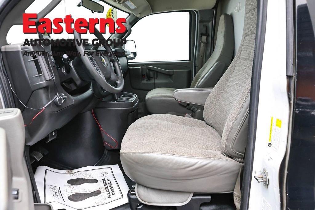 Used 2017 Chevrolet Express 3500 RWD image 14