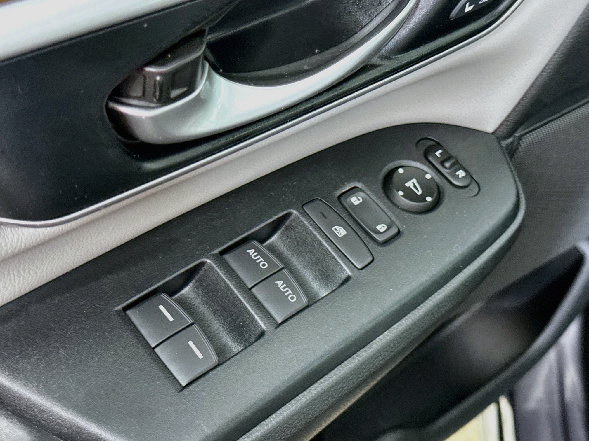 Used 2019 Honda CR-V EX-L image 16