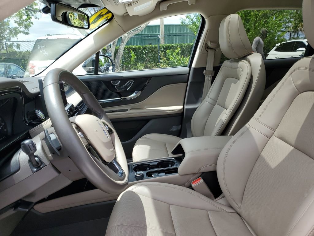 Certified 2022 Lincoln Corsair AWD w/ Premium Package image 21