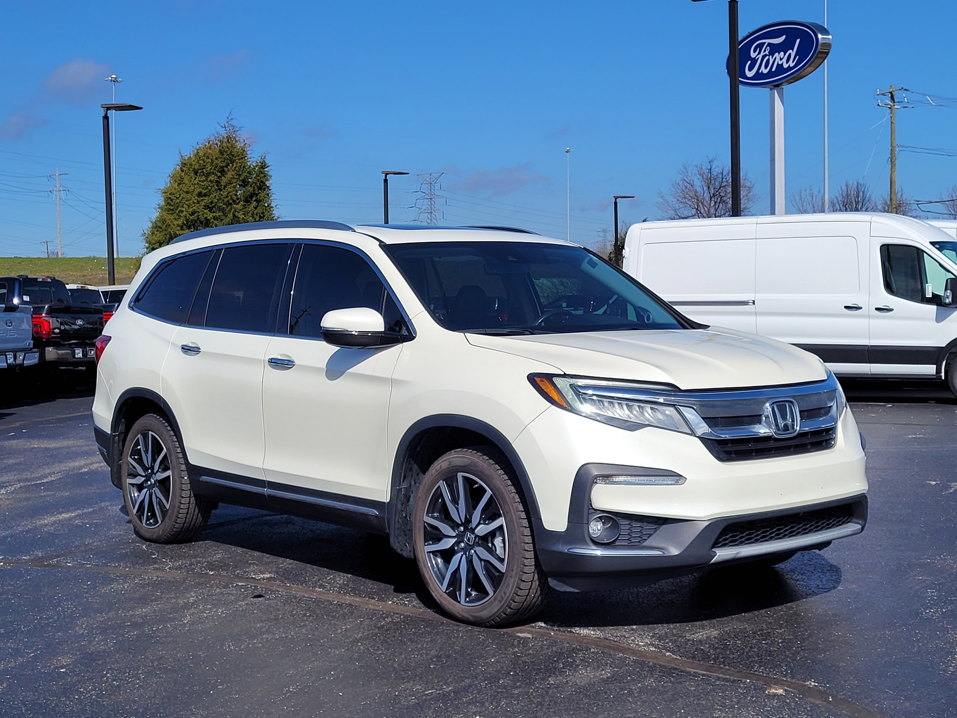 Used 2019 Honda Pilot Touring image 1