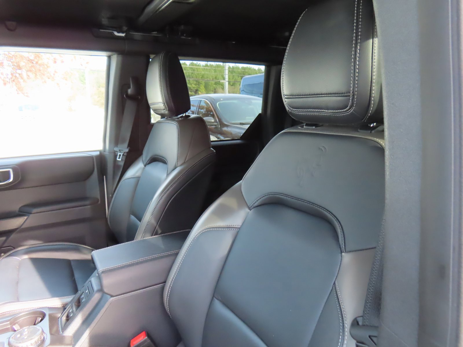 Used 2025 Ford Bronco Outer Banks image 30