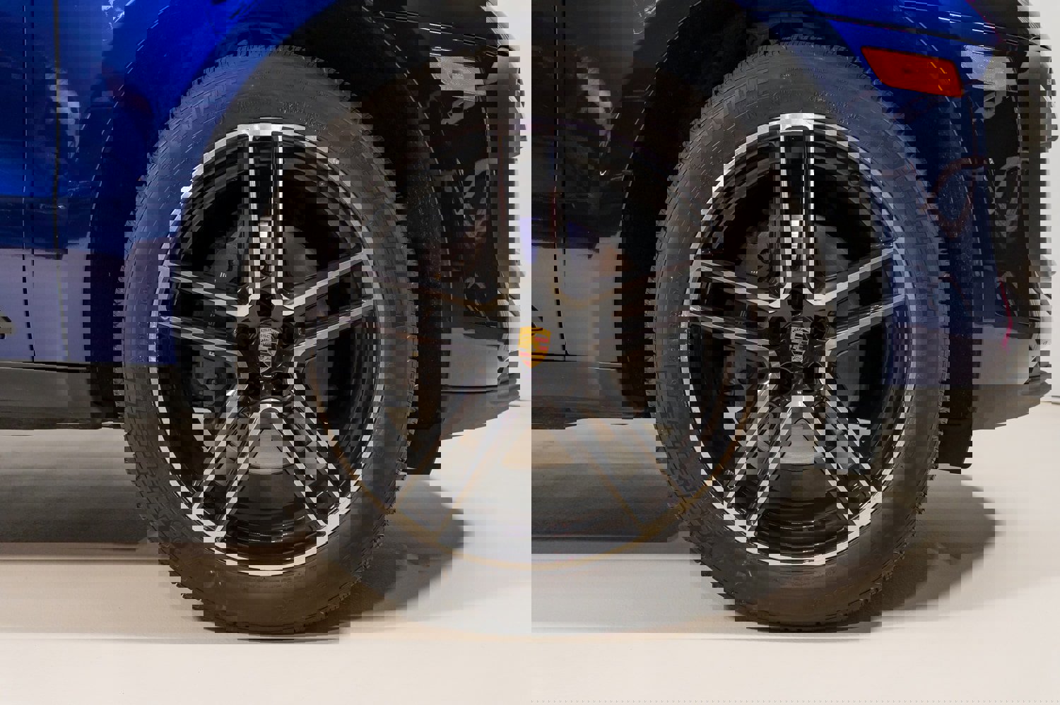 Used 2023 Porsche Macan image 11