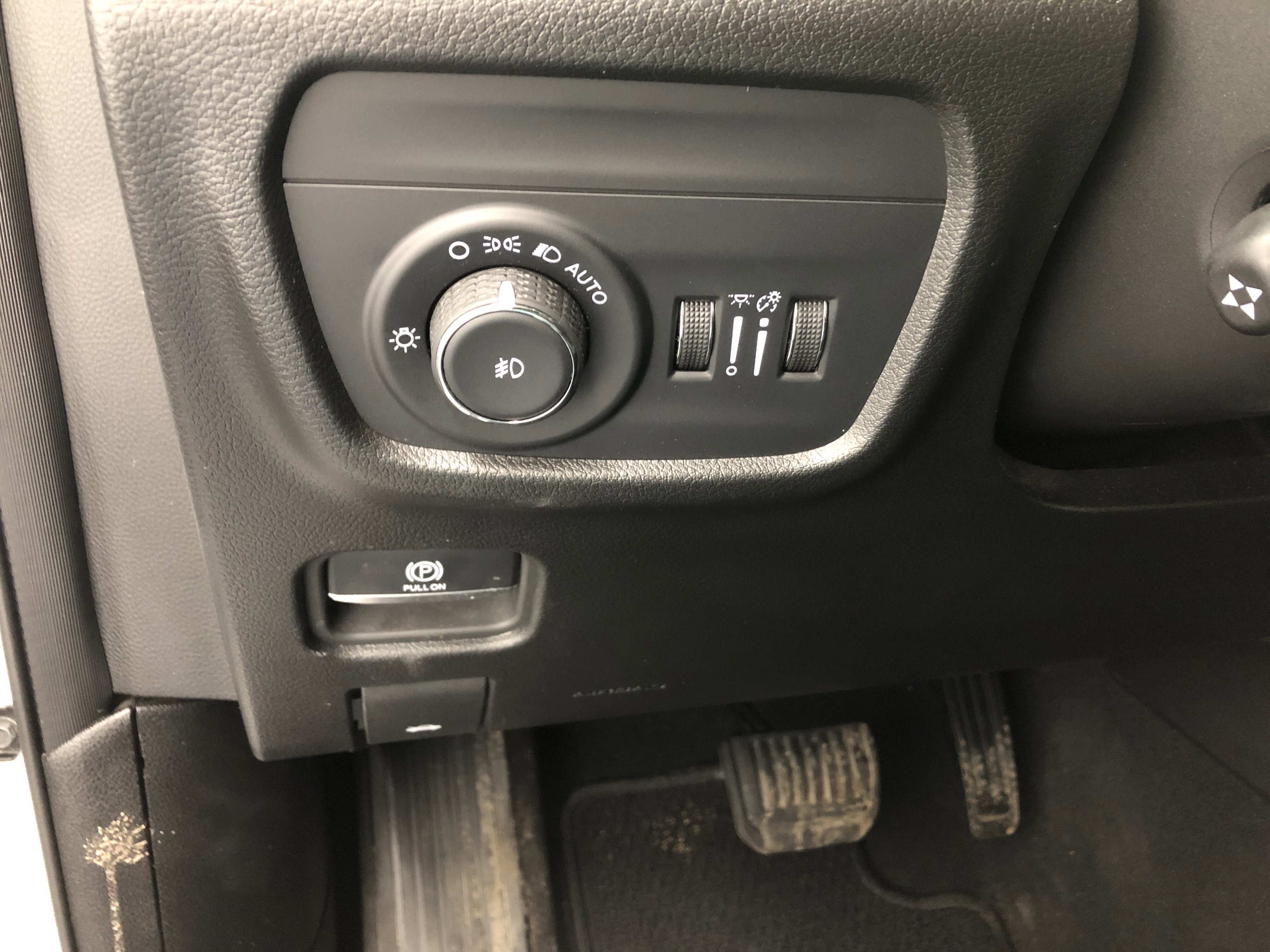 Certified 2024 Jeep Grand Cherokee L Summit w/ Advanced Protech Group IV image 21