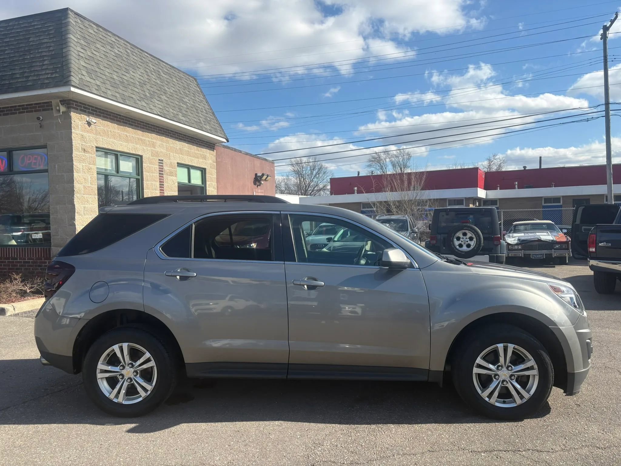 Used 2012 Chevrolet Equinox LT w/ Driver Convenience Package image 4