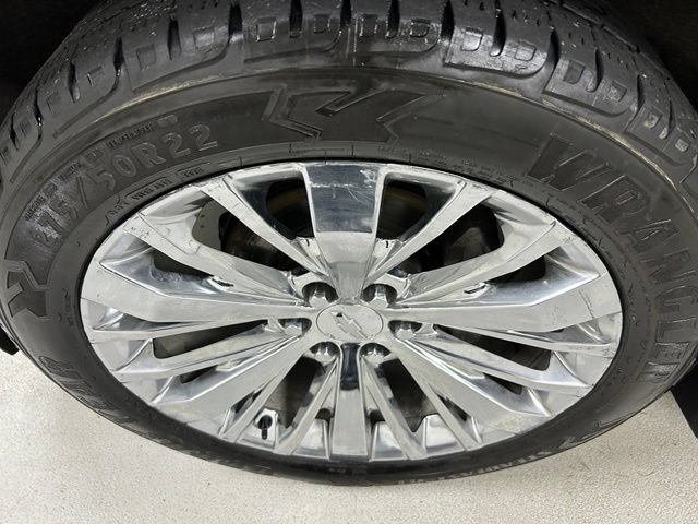 Used 2022 Chevrolet Silverado 1500 LTZ w/ Technology Package AWD/4WD image 8