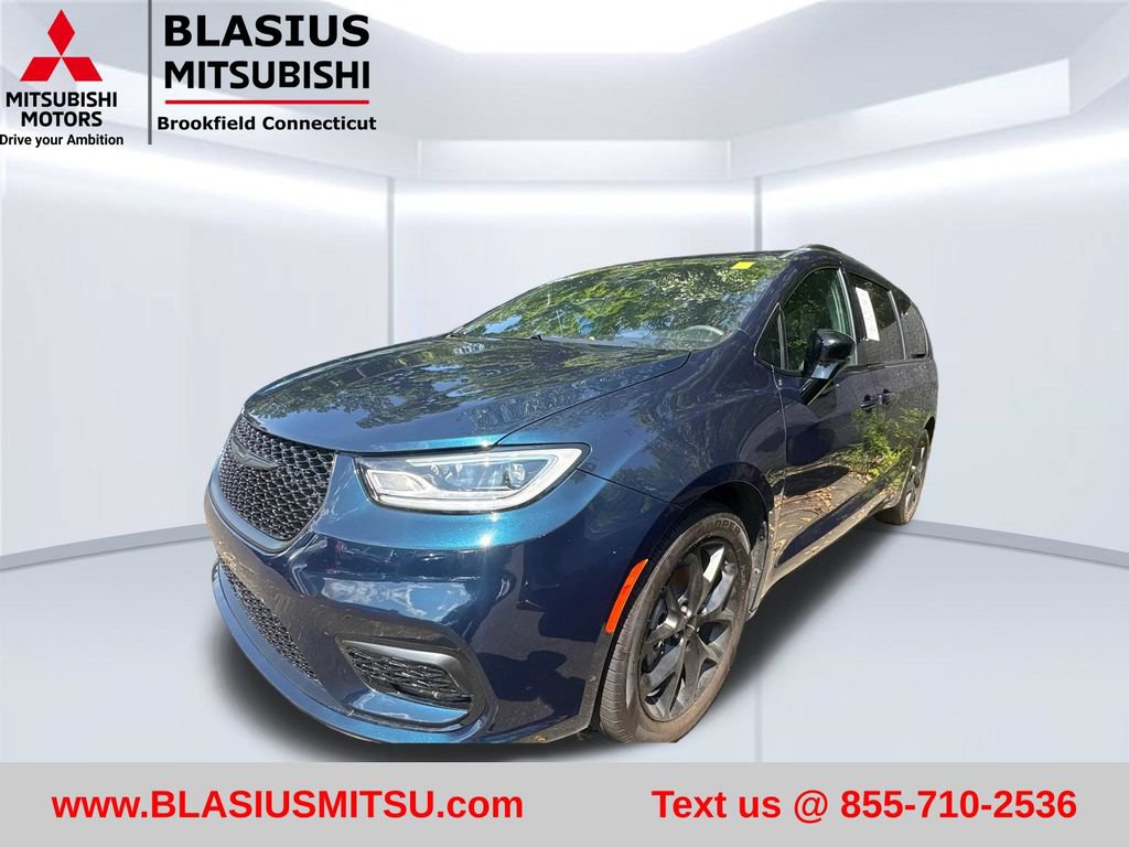 Used 2023 Chrysler Pacifica Limited w/ S Appearance Package