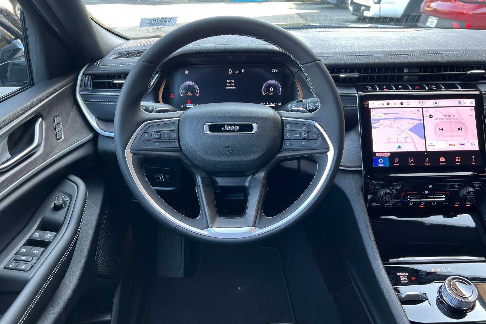 New 2025 Jeep Grand Cherokee Limited image 14