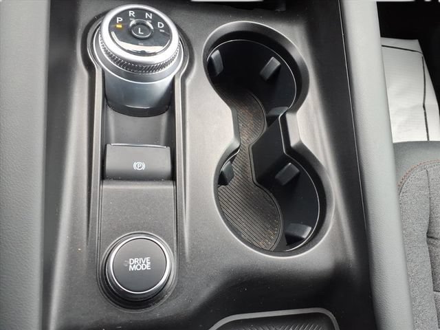 Used 2025 Ford Explorer Active AWD/4WD image 27