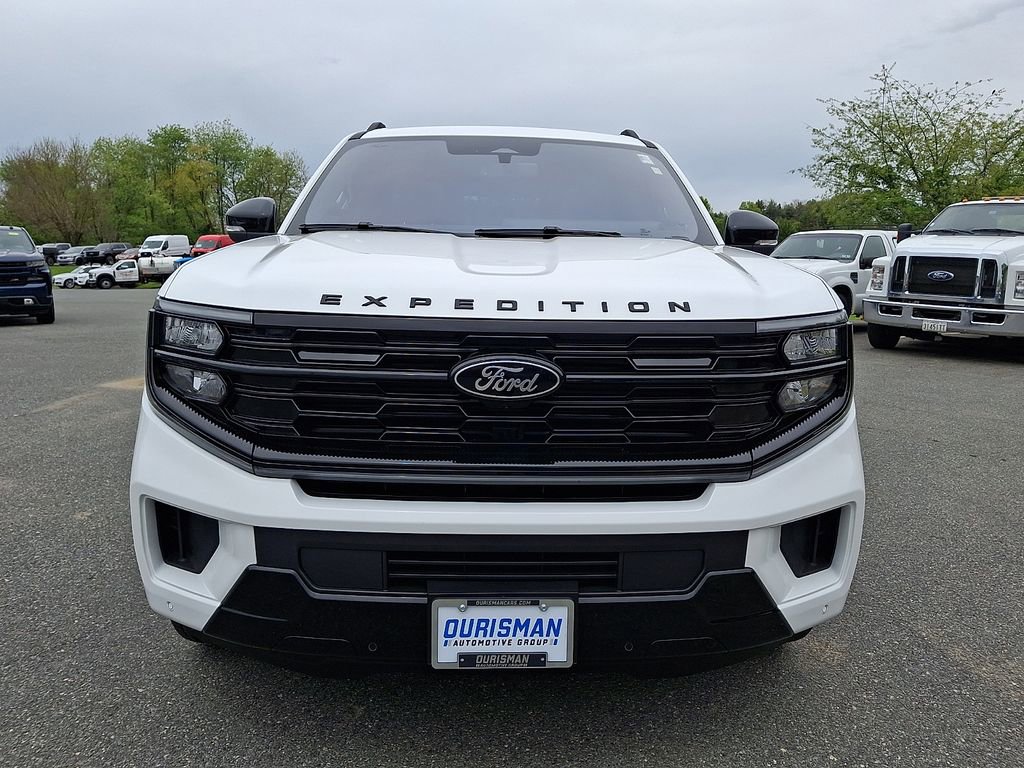 Used 2025 Ford Expedition Max Platinum w/ Stealth Appearance Package AWD/4WD image 2