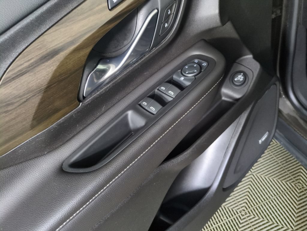 Used 2019 GMC Terrain Denali w/ LPO, Floor Liner Package FWD image 11