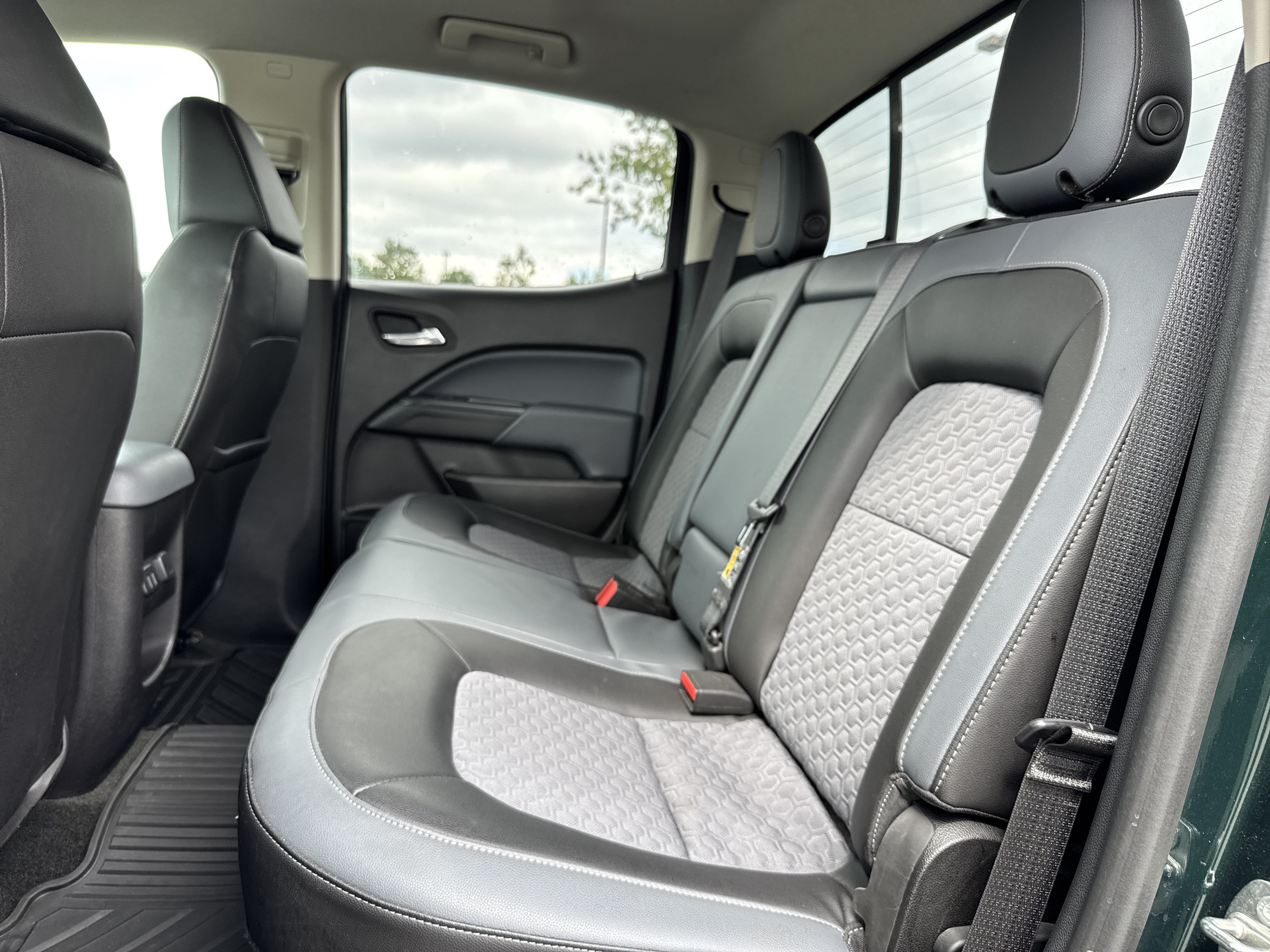 Used 2016 Chevrolet Colorado Z71 AWD/4WD image 30
