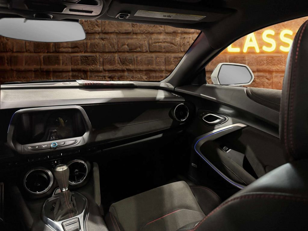 Used 2018 Chevrolet Camaro ZL1 RWD image 21