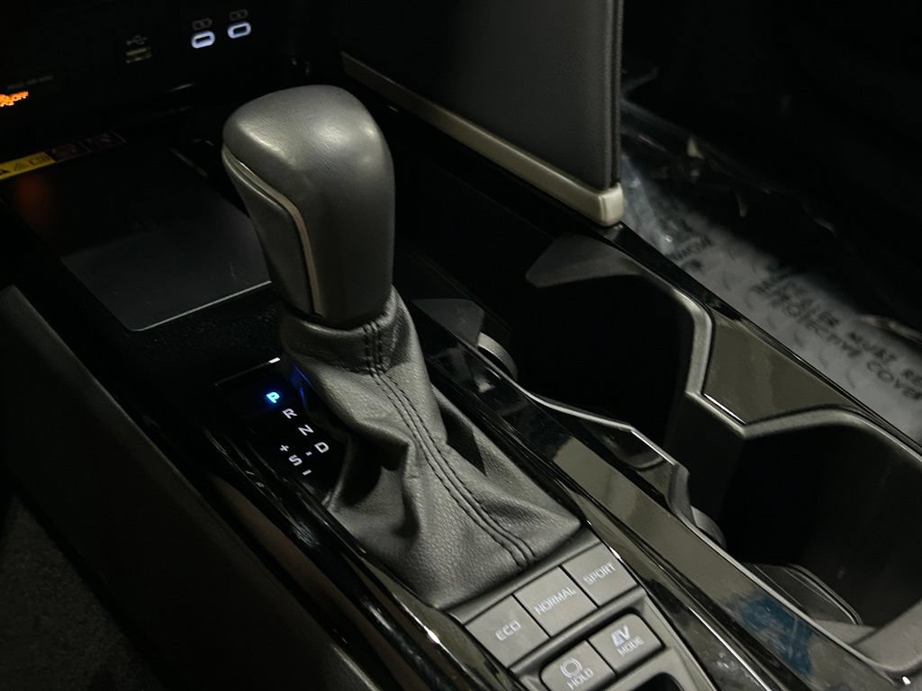 Used 2025 Toyota Camry XSE FWD image 24