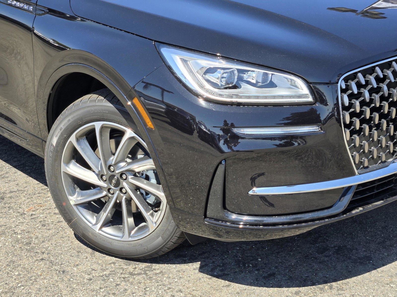 Used 2025 Lincoln Corsair Grand Touring image 6