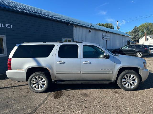 Used 2012 Chevrolet Suburban LT w/ Luxury Package AWD/4WD image 3