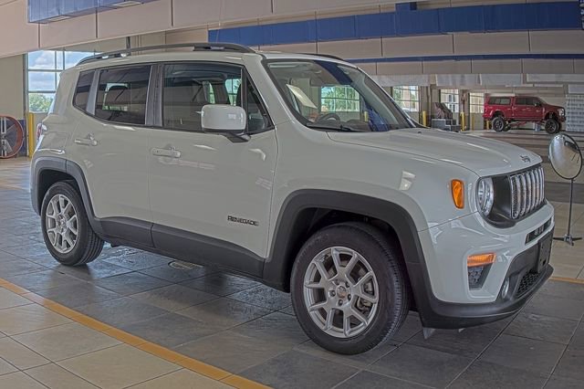 Used 2019 Jeep Renegade Latitude FWD image 3