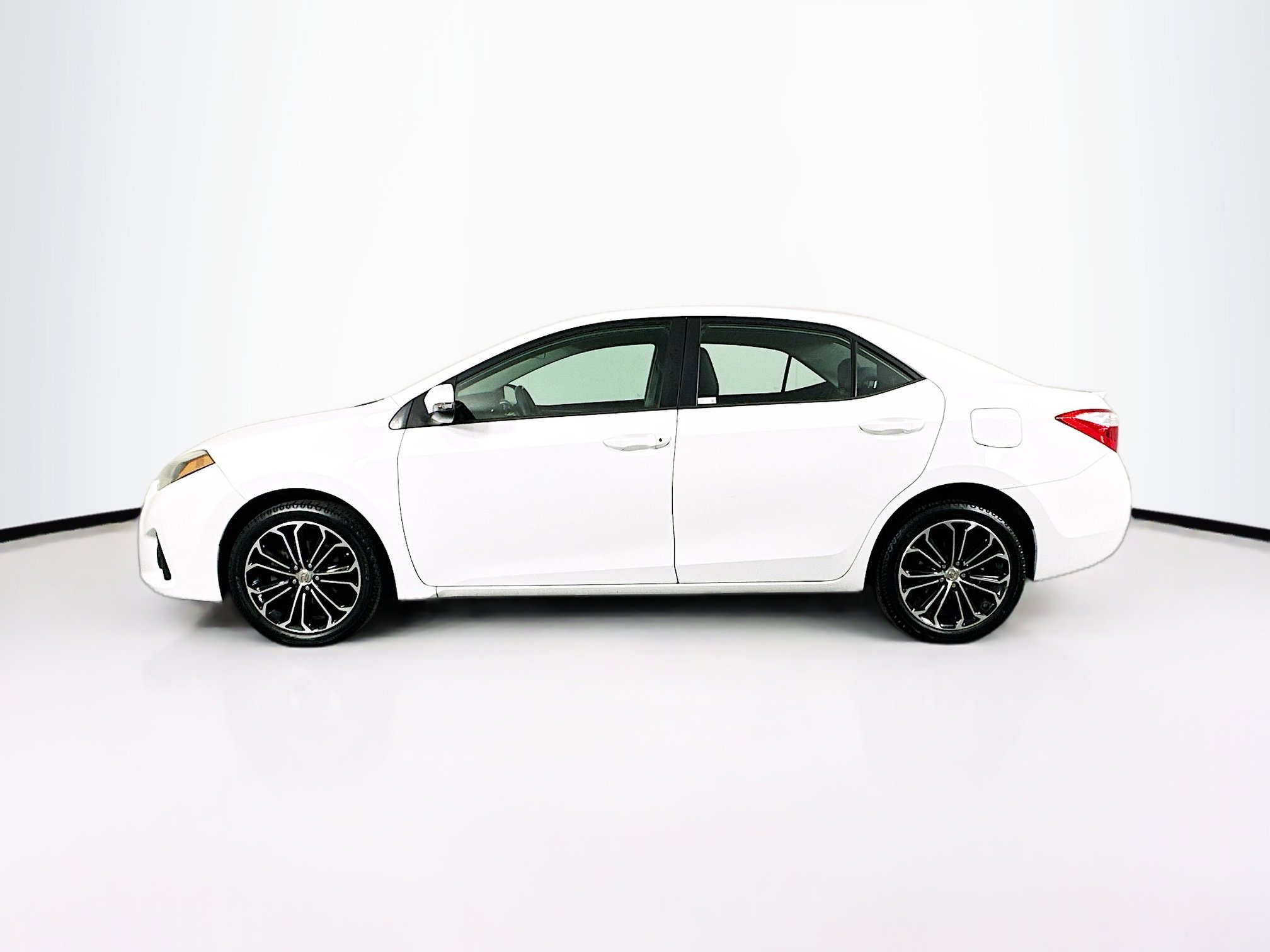 Used 2016 Toyota Corolla S image 4